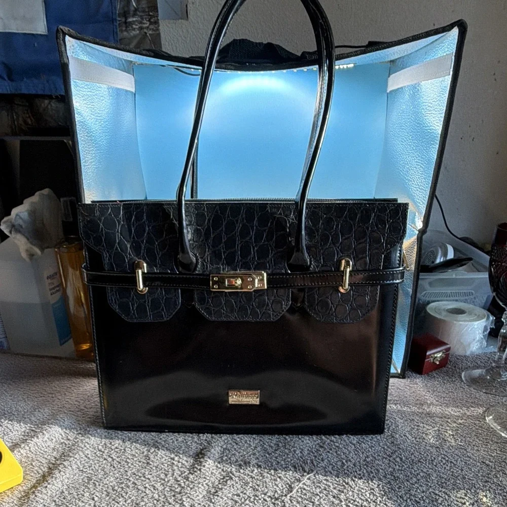 Raffinato leather Black purse Top Handle Bag Gold Hardware Zip Buckle Pockets
